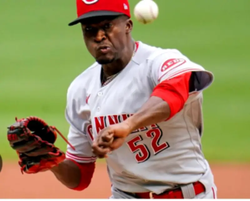 Reiver Sanmartín: De la alegría al golpe en su debut con Gigantes de San Francisco