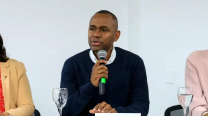 Renuncia viceministro de Igualdad tras denuncias de acoso sexual a subalterna