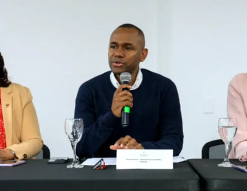 Renuncia viceministro del Ministerio de la Igualdad por denuncia de acoso sexual