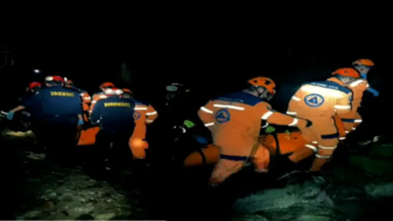 Rescatan cuerpo de adulto mayor tras caída a abismo de 300 metros en Piedecuesta