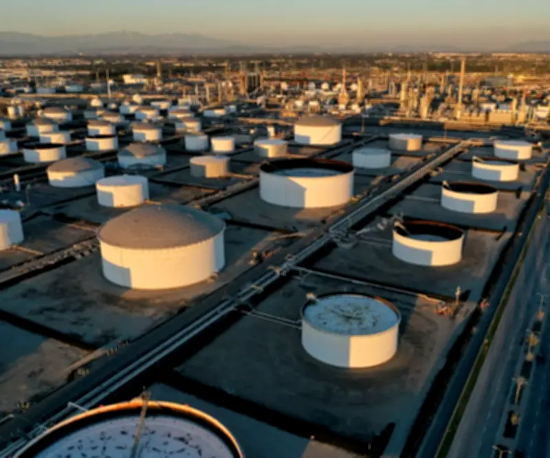 Reservas petroleras de EE.UU. caen a niveles más bajos en tres décadas tras anuncio de Trump