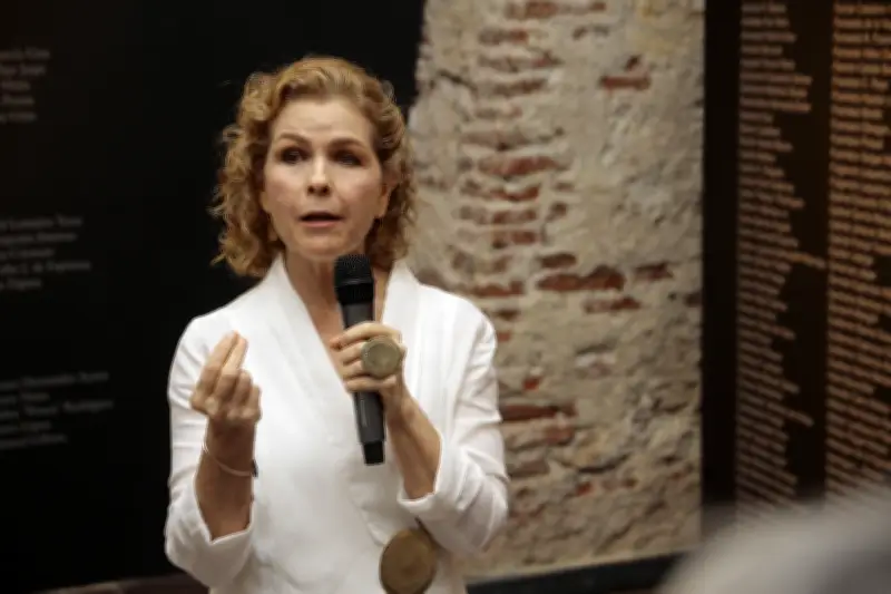 Ruby Rumié inaugura exposición '¿Cómo están los niños?' en Cartagena