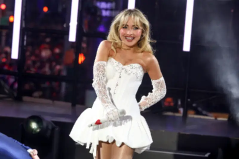 Sabrina Carpenter cierra con éxito el Festival Estéreo Picnic en Bogotá ante miles de asistentes