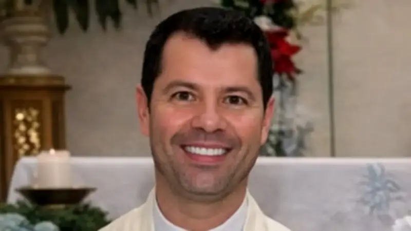 Sacerdote fallece en trágico choque múltiple en vía Bucaramanga-Rionegro, Santander