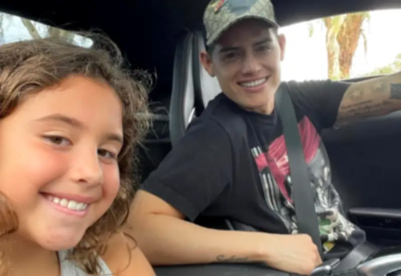 Salomé Rodríguez, hija de James, debuta como escritora a los 12 años con libro infantil