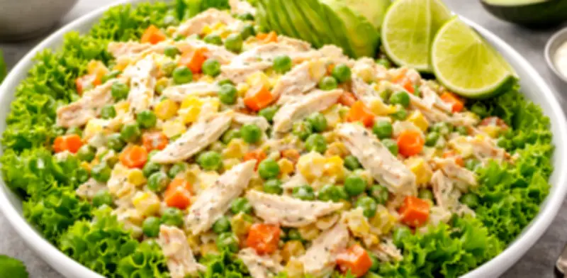 Salpicón de pollo: Tres presentaciones creativas para transformar tu almuerzo en casa