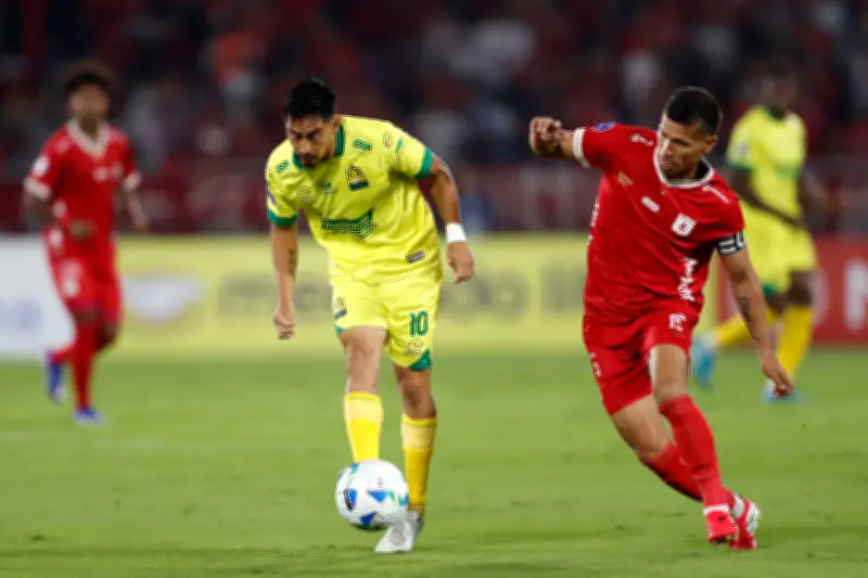 Sambueza marca un golazo de tiro libre para el Atlético Bucaramanga en la Copa Sudamericana
