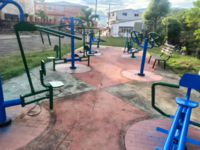 San Gil repara parques infantiles tras grave accidente que costó dedo a menor
