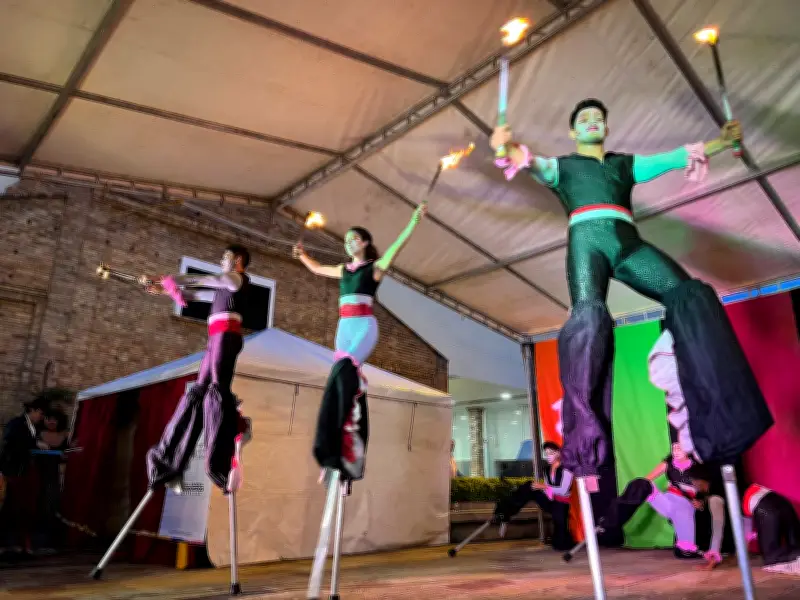 San Gil y Pinchote se preparan para recibir el Festival Nacional de Zanqueros con más de 80 artistas