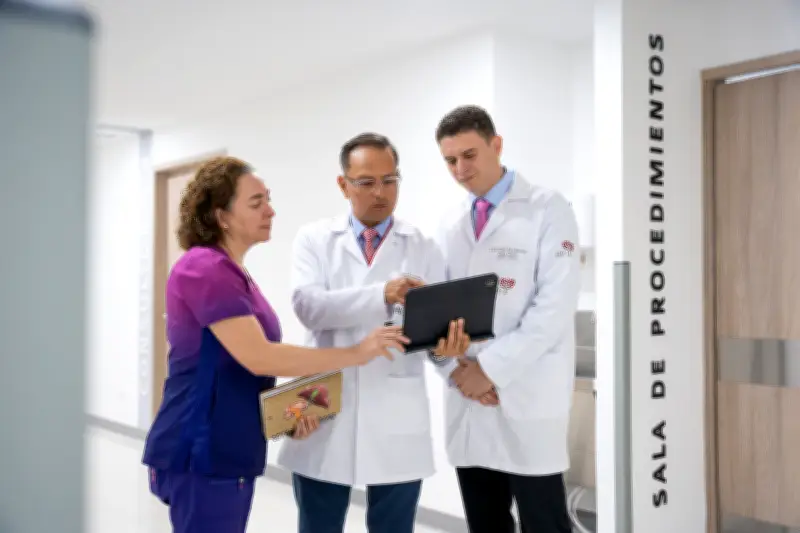 Santander gradúa al primer cirujano hepatopancreatobiliar formado íntegramente en Colombia