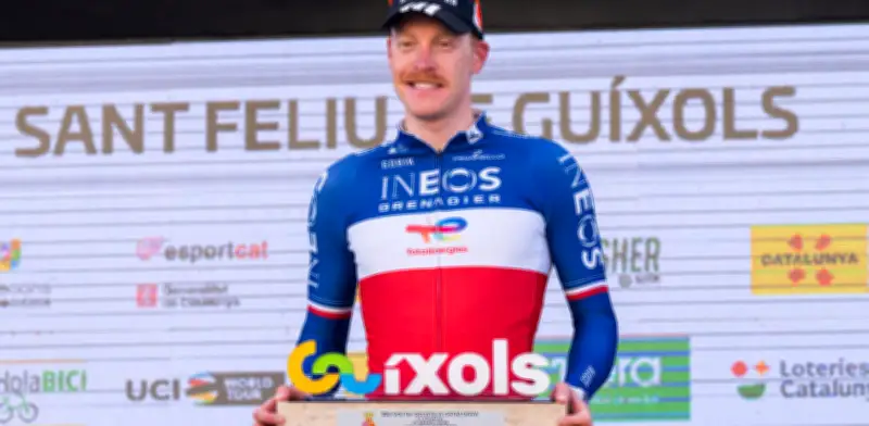 Santiago Buitrago y Nairo Quintana superan etapa accidentada en la Vuelta a Cataluña