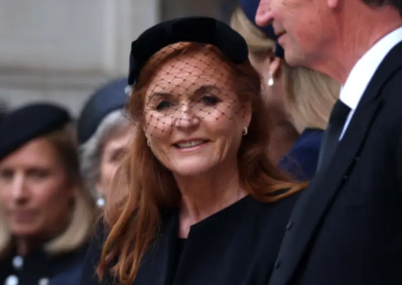 Sarah Ferguson enfrenta crisis económica tras escándalo Epstein y pérdida de privilegios reales