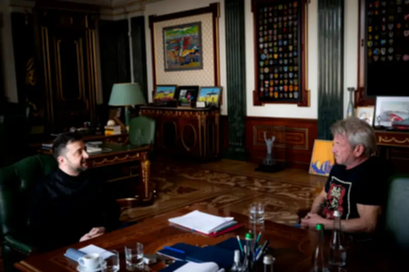 Sean Penn gana su tercer Oscar pero ausente: Prefiere viaje a Ucrania sobre ceremonia