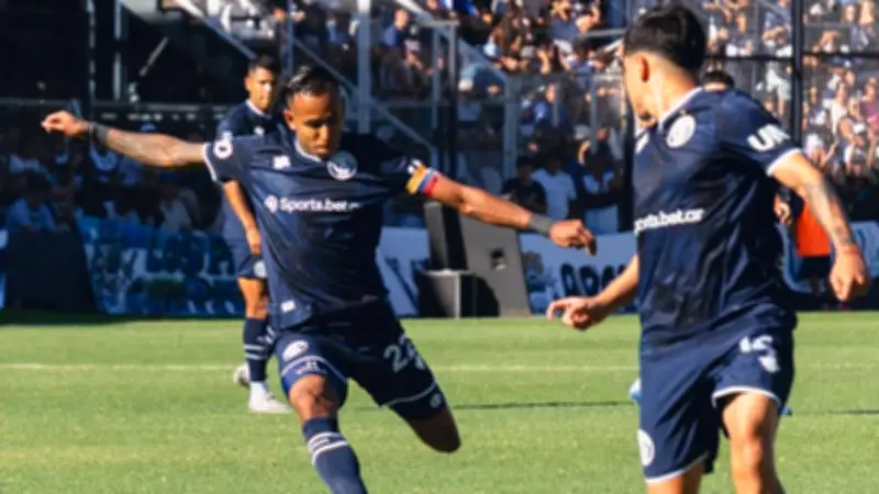 Sebastián Villa sería convocado por Néstor Lorenzo para amistosos de la Selección Colombia