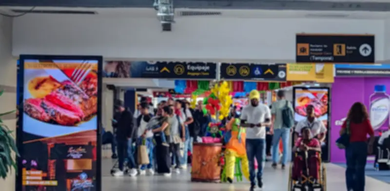 Senador Gómez Amín denuncia pánico en aeropuerto de Barranquilla por amenaza de bomba
