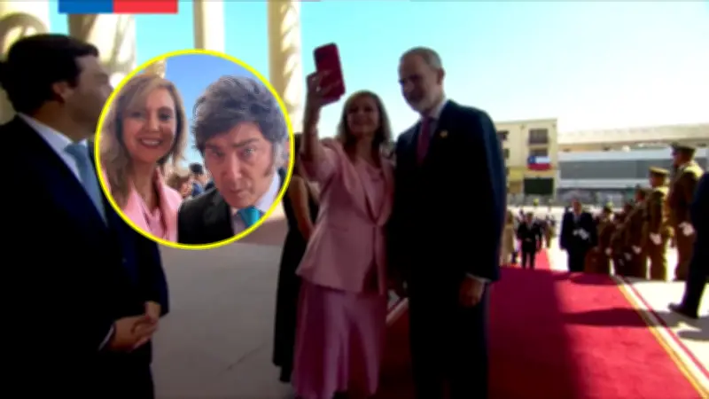 Senadora chilena rompe protocolo en cambio de mando al pedir 'selfies' a rey de España y otros líderes