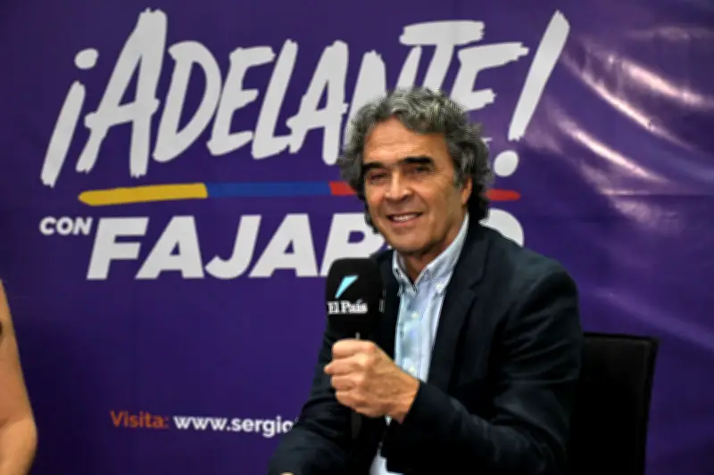 Sergio Fajardo: La tercera apuesta presidencial del profesor que defiende el centro político