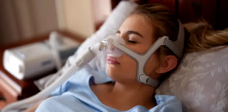 Siete alimentos clave para combatir los efectos de la apnea del sueño según expertos médicos