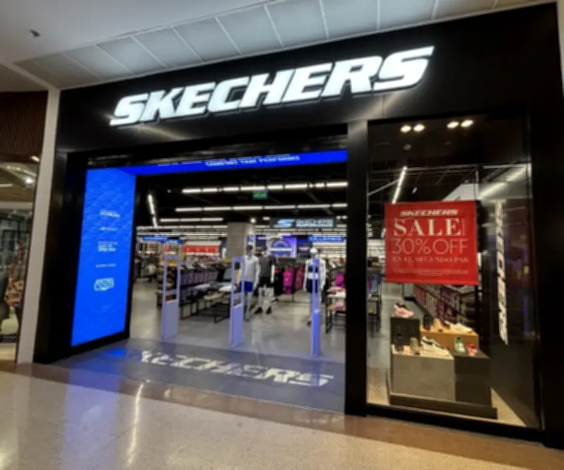Skechers inaugura su primera tienda en La Guajira, ampliando su red a 51 locales en Colombia