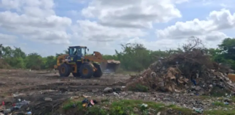 Soledad retira 220 toneladas de basura para reducir riesgo aviario en aeropuerto Cortissoz