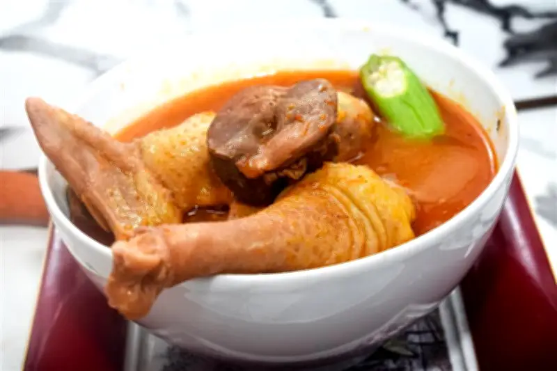 Sopa de Pollo con Fufu: Un Viaje Gastronómico a Ghana en tu Mesa