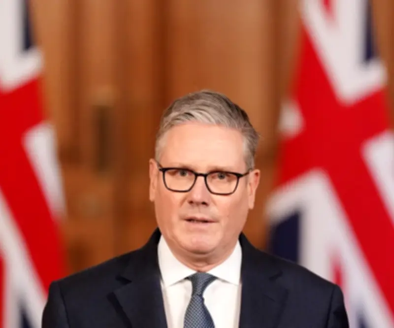 Starmer convoca reunión de emergencia por plazo de Trump a Irán sobre Ormuz