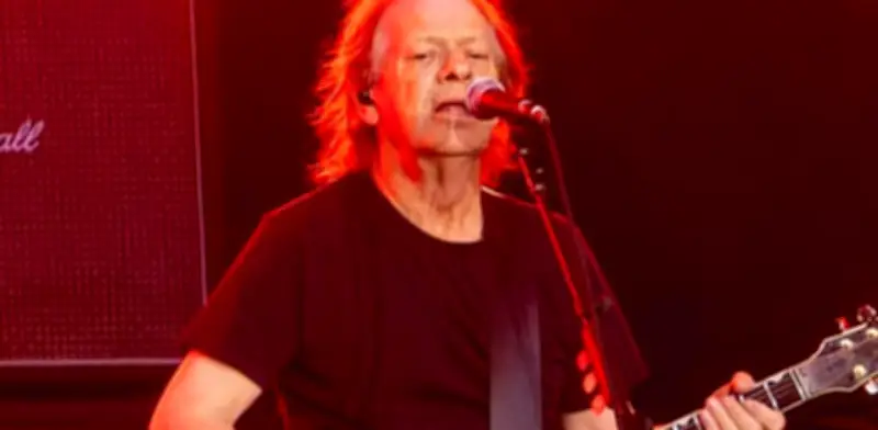 Stevie Young de AC/DC hospitalizado en Buenos Aires tras gira en Chile