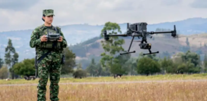 Subteniente Diana Carolina Suárez: La mujer que pilota drones en misiones del Ejército en el Catatumbo