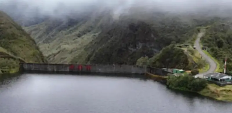Superservicios alerta sobre riesgo de desabastecimiento de agua en Bogotá por bajo nivel del embalse Chuza
