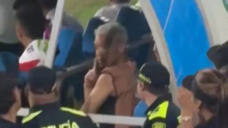 Teófilo Gutiérrez pide silencio a policías antes de su histórico gol 100 con Junior