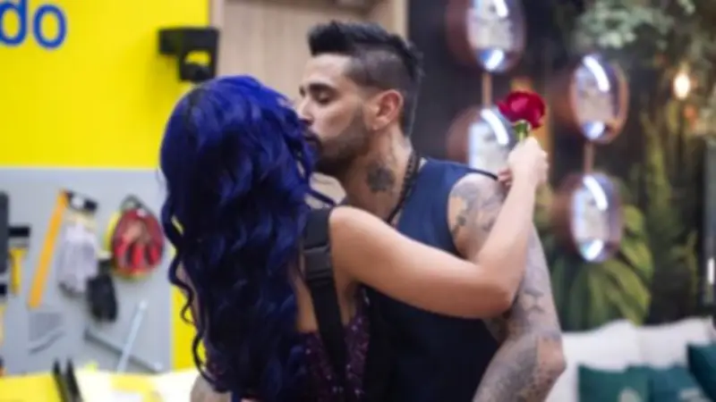 Tensión en 'La Casa de los Famosos' por acercamiento de Alexa Torres y Tebi Bernal