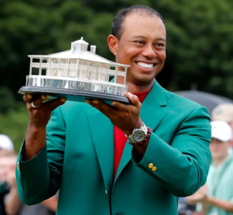 Tiger Woods sufre nuevo accidente de tránsito con volcamiento en Florida