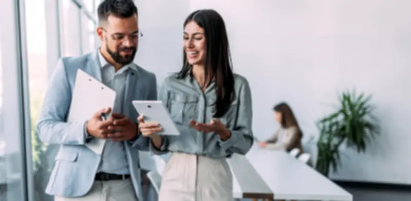 Trabajadores Sociales: Ofertas Laborales con Salarios de $3 Millones en Colombia