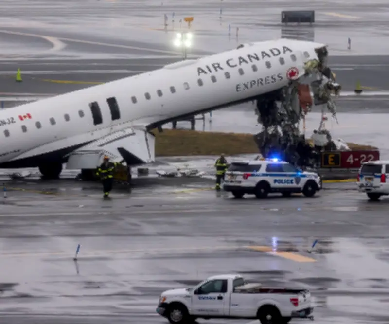 Tragedia aérea en LaGuardia: Pilotos fallecen y 41 heridos tras colisión con camión de bomberos