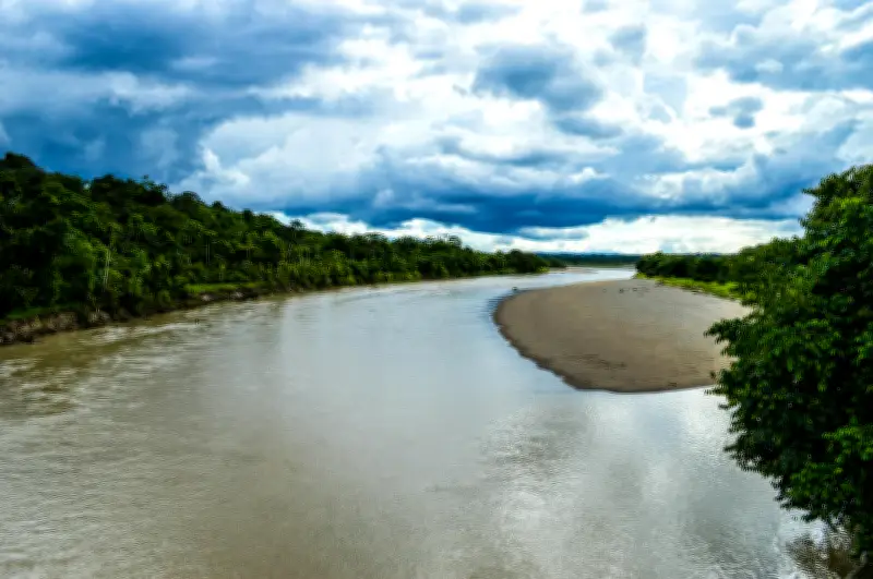 Tragedia en balneario de Cauca: madre fallece al intentar rescatar a hija arrastrada por creciente