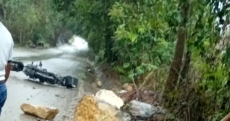 Tragedia en Santander: Motociclista fallece tras impacto de roca desprendida por lluvias