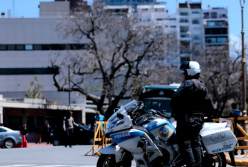 Tragedia escolar en Argentina: adolescente de 15 años mata a compañero de 13 en tiroteo