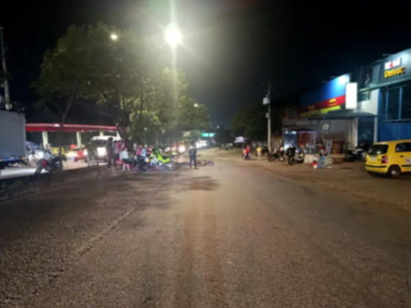 Tragedia vial en Santander: motociclista fallece arrollado por tractomula en puente El Bueno