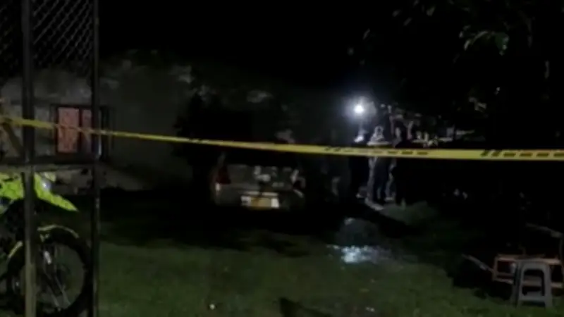 Tres jóvenes, entre ellos un menor, asesinados a tiros en una vivienda: lo que se sabe