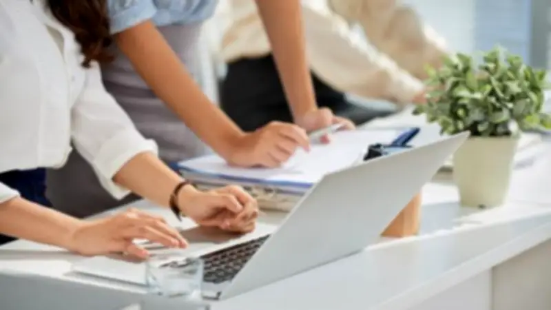 Tres universidades españolas ofrecen másteres STEM con trabajo remunerado en el País Vasco para 2026-2027