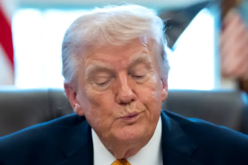 Trump amenaza con abandonar el control del Estrecho de Ormuz a aliados que no responden