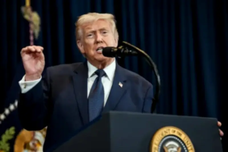 Trump amenaza con desplegar agentes del ICE en aeropuertos de EE.UU. en medio de crisis política