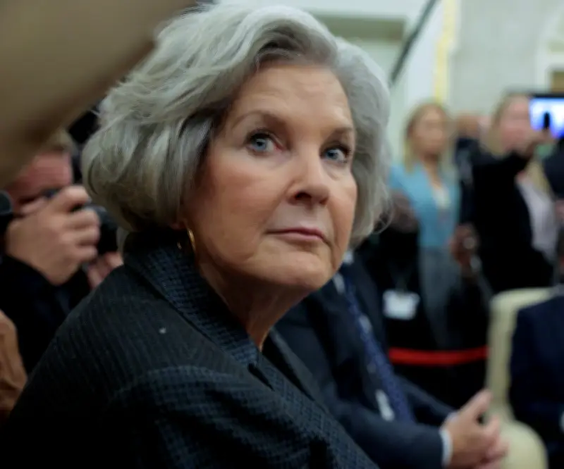 Trump anuncia que jefa de gabinete Susie Wiles tiene cáncer y continuará en su cargo