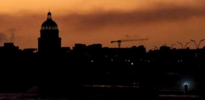 Trump asegura que 'Cuba caerá' y vincula crisis cubana a sanciones de su administración