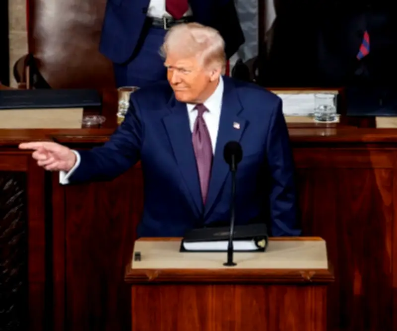 Trump suspende temporalmente la Ley Jones para abaratar transporte de petróleo y gas