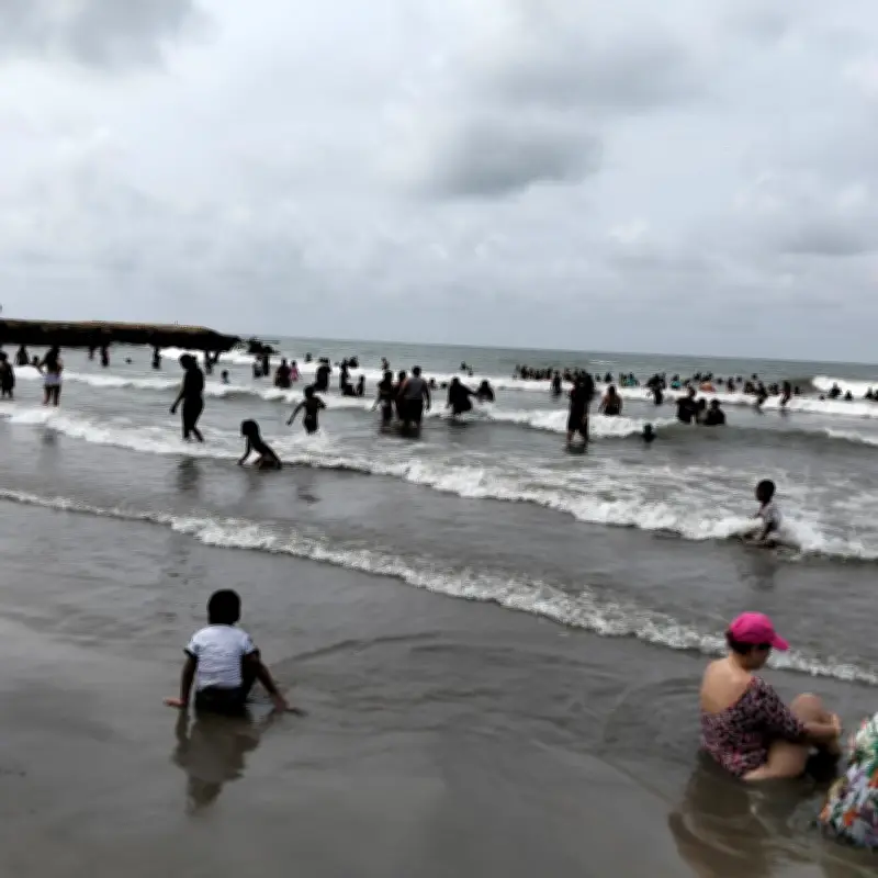 Turista británico hallado sin vida en playa de Cartagena tras aparente ahogamiento