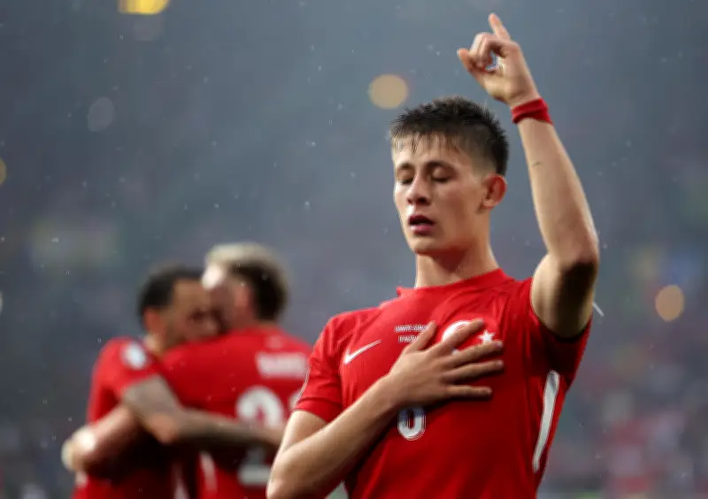 Turquía vence a Rumanía y se acerca al Mundial 2026 con gol de Kadioglu