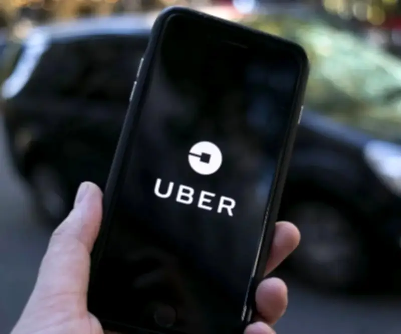 Uber adquiere Blacklane para captar clientes premium en el competitivo mercado de transporte