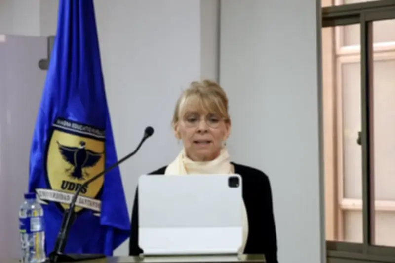 UDES organiza conversatorio sobre visas para estudiar, trabajar e invertir en Estados Unidos