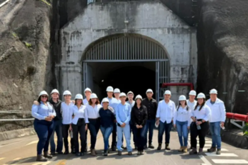 UDES transforma la Represa Sogamoso en aula viva para ingenieros civiles